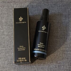Illamasqua Hydra Setting Spray — Black & Gold Detailing